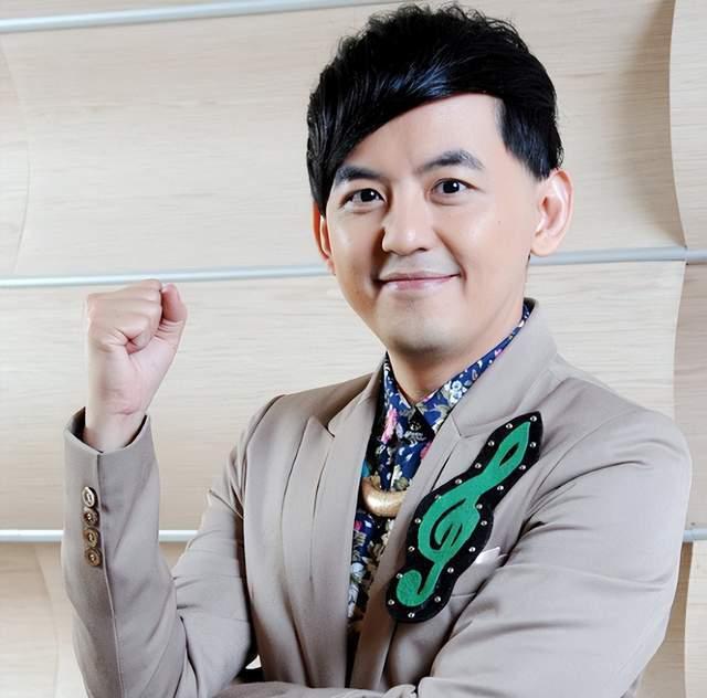 黄子佼吃瓜群众