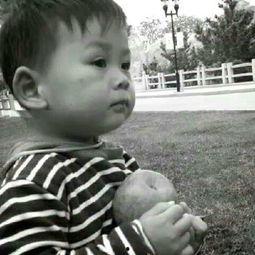 凯凯奶奶吃瓜,田园时光里的甜蜜与欢乐