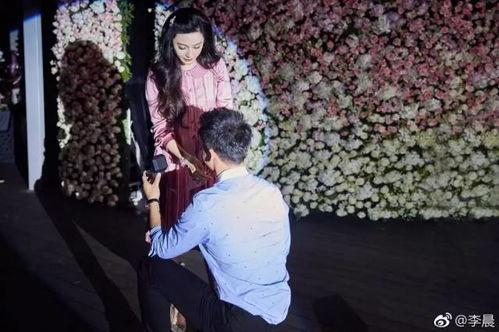 明星吃瓜求婚,意外求婚浪漫升级