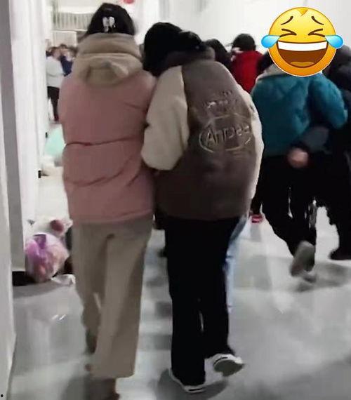 大学体校男吃瓜,揭秘男吃瓜背后的大学体校生活