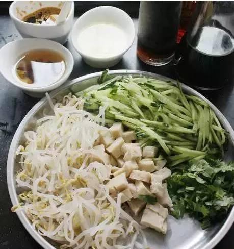 瓜婆娘吃凉皮,探寻凉皮的独特魅力