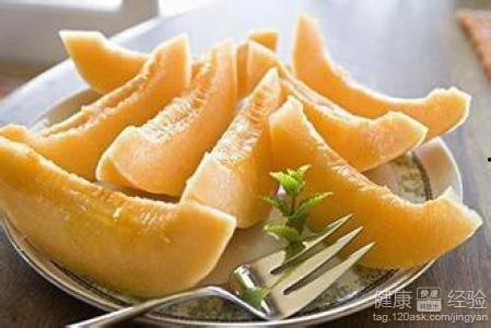 鸡吃哈密瓜,趣味农业新现象 第2张 鸡吃哈密瓜,趣味农业新现象 第2张