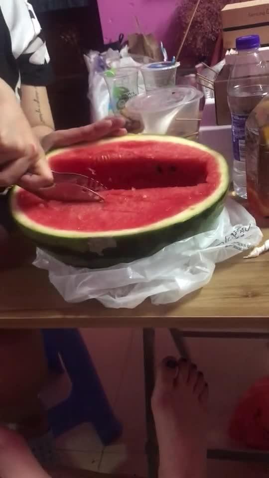 宿舍吃瓜神器,揭秘宿舍吃瓜神器，共享欢乐时光