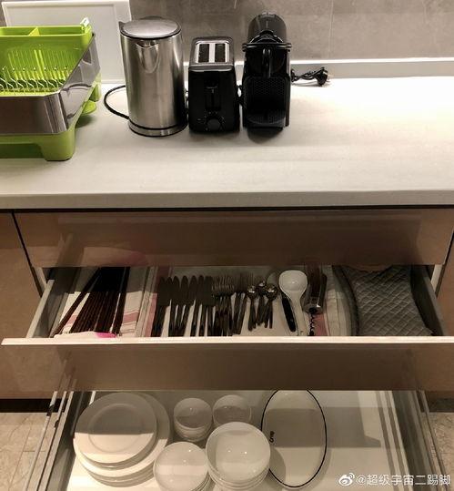 宿舍吃瓜神器,揭秘宿舍吃瓜神器，共享欢乐时光