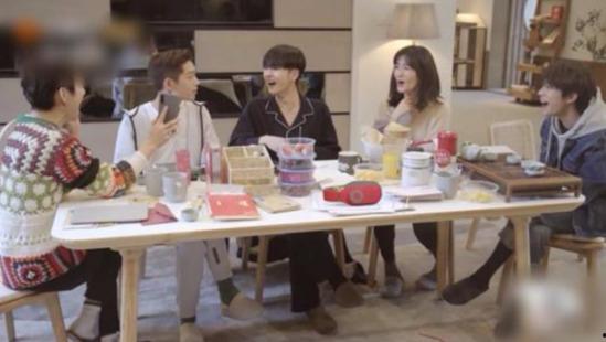 电台吃瓜博主,带你领略娱乐圈幕后风云 第2张 电台吃瓜博主,带你领略娱乐圈幕后风云 第2张