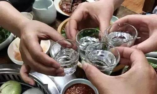 吃小瓜可以喝酒吗,适量饮酒的乐趣与注意事项  第2张