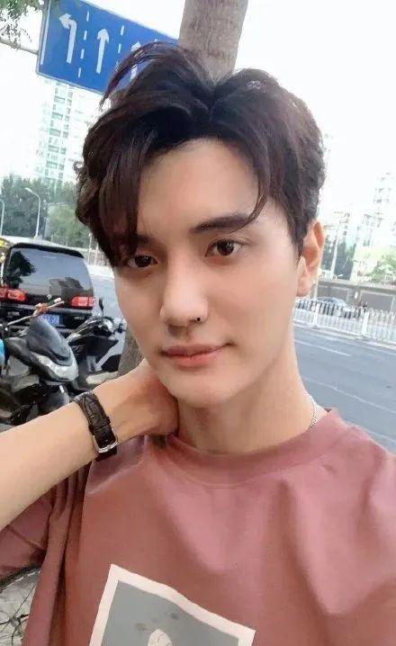 吃瓜少女公布恋情 第1张 吃瓜少女公布恋情 第1张