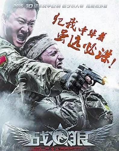 穿着军服女的吃瓜,女兵们的休闲日常瞬间  第1张