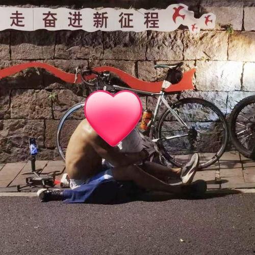 大街男女吃瓜事件,揭秘街头热议背后的真相  第3张