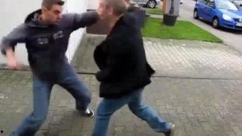 街头斗殴视频吃瓜,激情四溢的瞬间，吃瓜群众围观热议  第3张