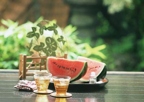 吃瓜与喝茶