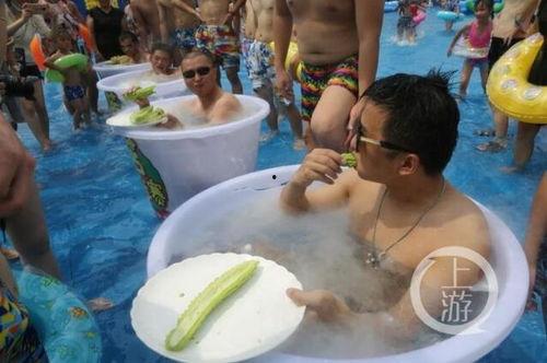 水上乐园吃瓜群众,吃瓜群众的热闹现场