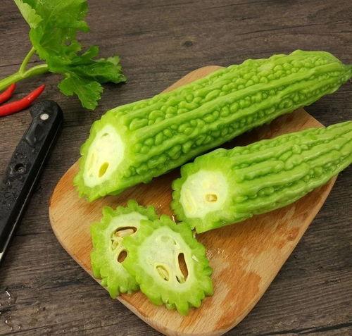 水瓶吃瓜吗
